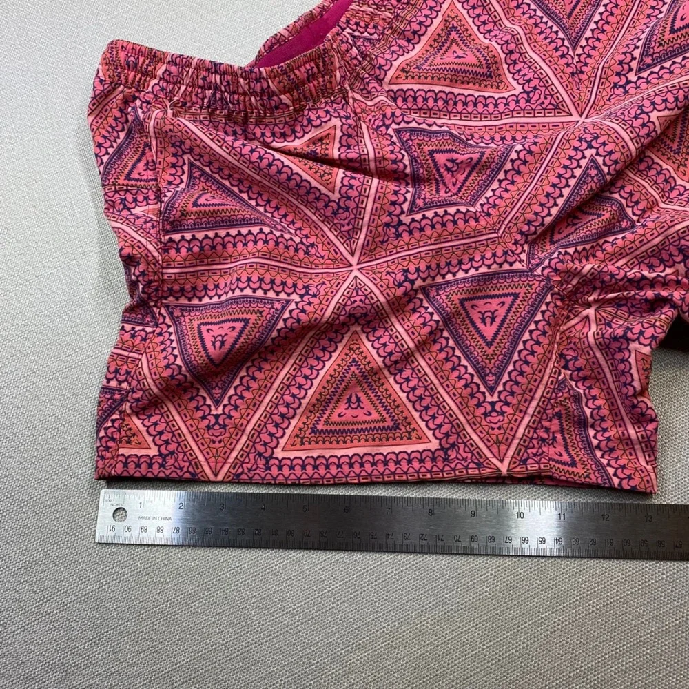 Patagonia Womens Baggies Shorts Pink Orange Geometric Triangle Print Size Small